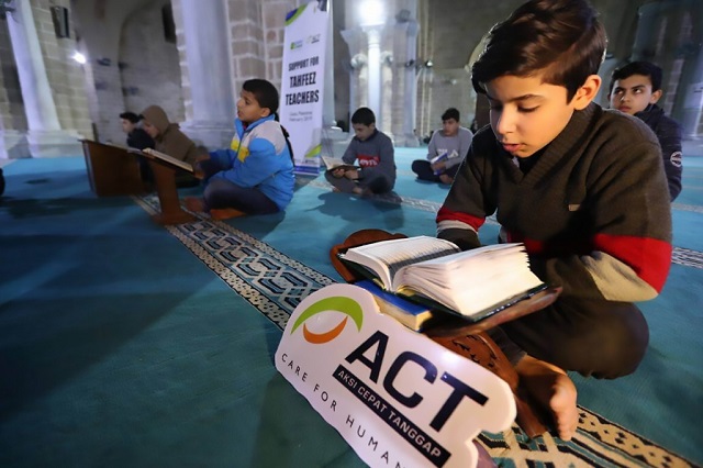 Sedekah Mushaf Al Quran untuk Muslim Palestina dan Suriah